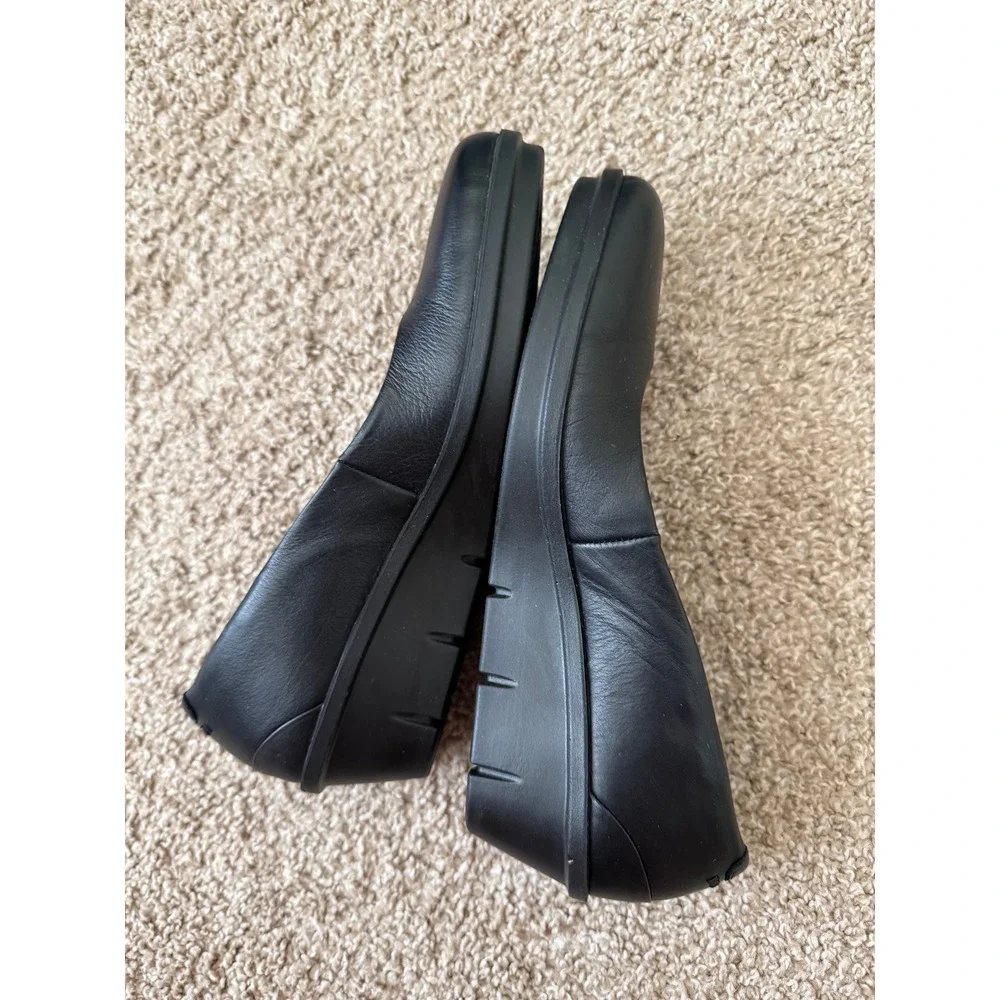 ECCO Women Black Leather Wedge Pumps Round Toe Comfort Shoes Size 39 Preppy